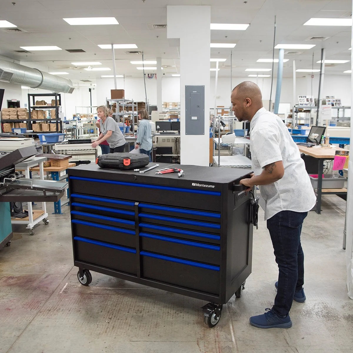 56" X 24" 11-Drawer Tool Cabinet